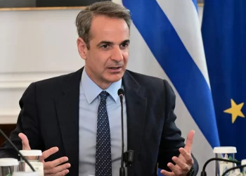 Μητσοτάκης: 6 νέες κατηγορίες προϊόντων στο «Καλάθι των Χριστουγέννων» και 10 επιπλέον προϊόντα στου «Άη Βασίλη»