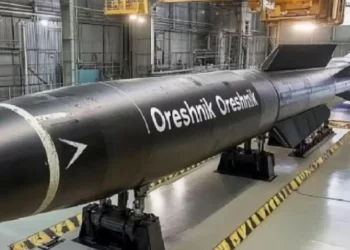 Financial Times: Η Ρωσία κατασκευάζει τους πυραύλους Oreshnik χρησιμοποιώντας δυτικά εργαλεία