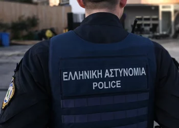 Σύζυγος αστυνομικού Βουλής: «Δεν έκανα μήνυση στον γιο μου, τον κατήγγειλα για να μη γίνει συνένοχος»