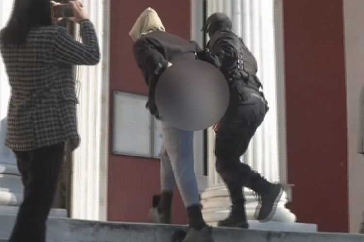 Εύβοια: Τι λέει η μητέρα των παιδιών που κατηγορούνται για τη δολοφονία του πατέρα τους