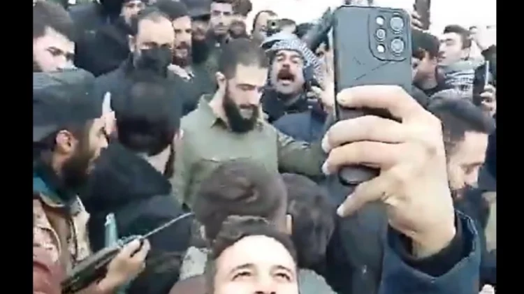 Συρία: Ο ηγέτης των τζιχαντιστών εμφανίζεται για πρώτη φορά δημόσια μετά την εισβολή στο Χαλέπι – Δείτε βίντεο