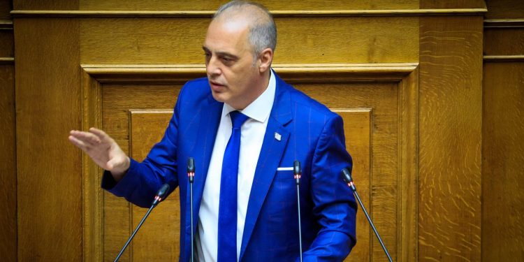 Κυριάκος Βελόπουλος 15 χρόνια ούτε βήμα πίσω: Η διαχρονική συνέπεια θέσεων και αρχών του Προέδρου της Ελληνικής Λύσης υπέρ των Ελλήνων πολιτών (video)