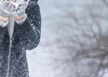 Έκτακτο δελτίο της ΕΜΥ: Πού θα είναι «λευκά» τα Χριστούγεννα – Σε ποιες περιοχές θα «ανοίξουν» οι ουρανοί