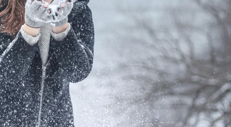 Έκτακτο δελτίο της ΕΜΥ: Πού θα είναι «λευκά» τα Χριστούγεννα – Σε ποιες περιοχές θα «ανοίξουν» οι ουρανοί