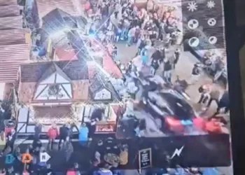 Επίθεση στη Γερμανία: Αυτοκίνητο έπεσε σε χριστουγεννιάτικη αγορά στο Μαγδεμβούργο – Πληροφορίες για 11 νεκρούς και 80 τραυματίες