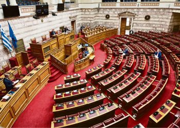 Βουλή: Συνταγματική εκτροπή με νομοσχέδιο – «Έκοψαν» μη αρεστούς στο υπ. Δικαιοσύνης καθηγητές Ιατροδικαστικής