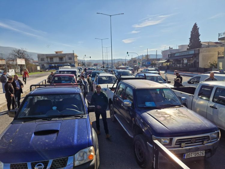 Απουσίαζαν από τις χθεσινές κινητοποιήσεις αγρότες που δεν έχουν …ούτε για βενζίνες