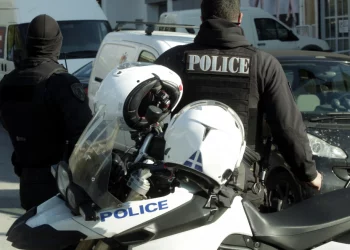 Δεκαννέα συλλήψεις για «προστασία» σε οίκους ανοχής και λέσχες – Τέσσερις αστυνομικοί ανάμεσα στους κατηγορούμενους