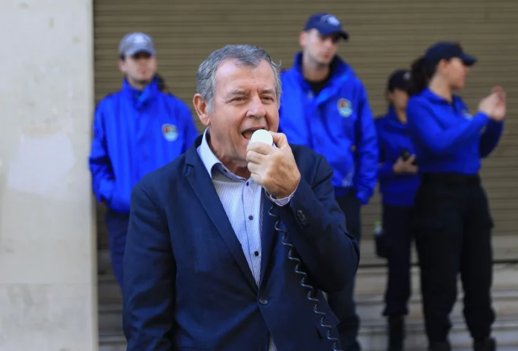Έντονη αντίδραση από τον πρόεδρο της ΠΟΕΔΗΝ για το βίντεο με την «μεθυσμένη κόρη» – Η απάντηση του γιατρού
