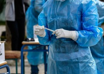 «Θερίζει» η γρίπη: 10 θάνατοι την τελευταία εβδομάδα – Τι γίνεται με τον κορωνοϊό