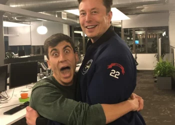 Politico: Ο Φειδίας είναι το φερέφωνο του Έλον Μασκ στο Ευρωπαϊκό Κοινοβούλιο