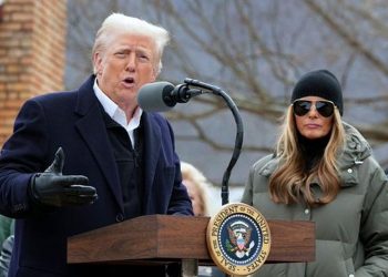 Τραμπ: Επίσκεψη στις πληγείσες Καλιφόρνια και Βόρεια Καρολίνα