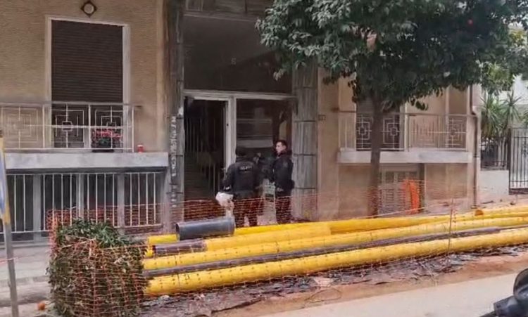 Άγριο έγκλημα στο Παγκράτι: Την σκότωσε ο γιος της χτυπώντας την με μπαστούνι