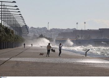 Καιρός: Ισχυρός αντικυκλώνας φέρνει χαμηλές θερμοκρασίες – Μέχρι πότε θα διαρκέσουν