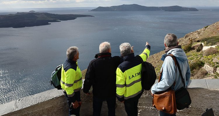 Κυκλάδες: Mπαράζ σεισμών έως και 4,9 Ρίχτερ από το πρωί – Κλειστά σχολεία σε Θήρα, Ίο, Ανάφη και Αμοργό