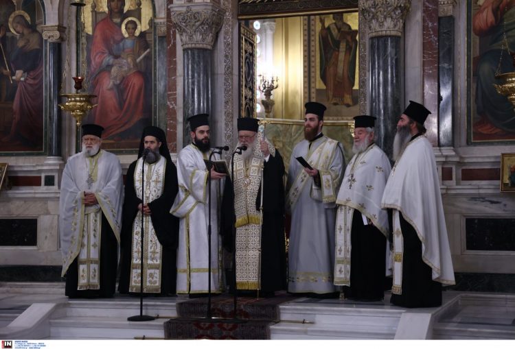 Τέμπη: Τρισάγιο για τα θύματα της τραγωδίας από τον Αρχιεπίσκοπο Ιερώνυμο