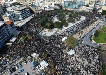 Ηράκλειο: Μεγαλειώδης προσέλευση χιλιάδων πολιτών για τα Τέμπη (Photos)