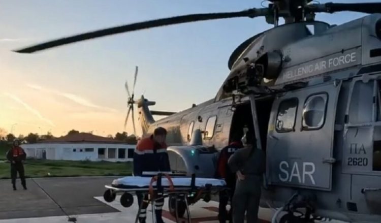Γαύδος: Διάσωση τραυματία από Super Puma της Πολεμικής Αεροπορίας – ΒΙΝΤΕΟ