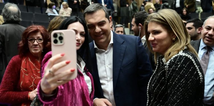 Αλέξης Τσίπρας: Ζητείται Ελπίς, διότι διαχειρίστηκαν μια εθνική τραγωδία με όρους προσωπικής και κομματικής ιδιοτέλειας, κακοποιώντας κάθε έννοια δικαιοσύνης