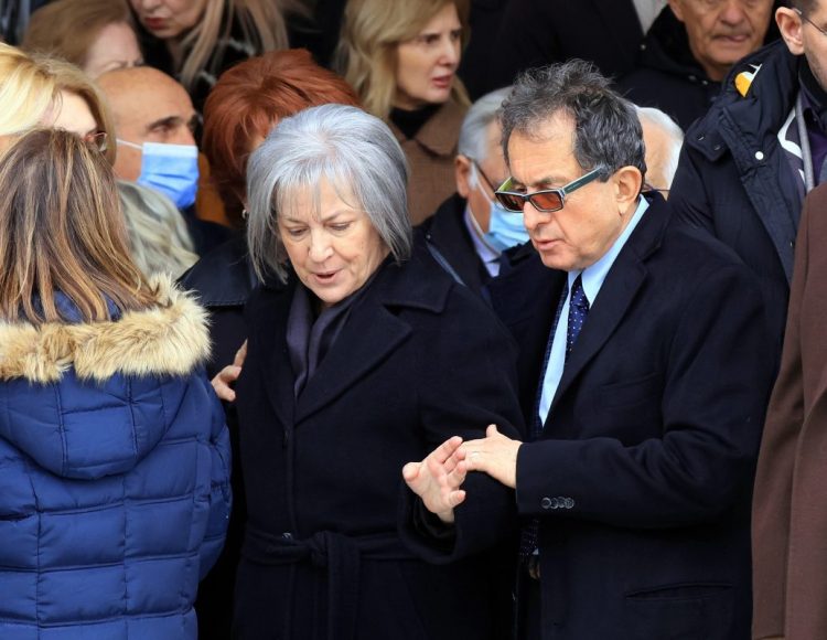 Μητέρα Βασίλη Καλογήρου για τον θάνατο του γιου της: «Έχω ενδείξεις ότι είναι εγκληματική ενέργεια»