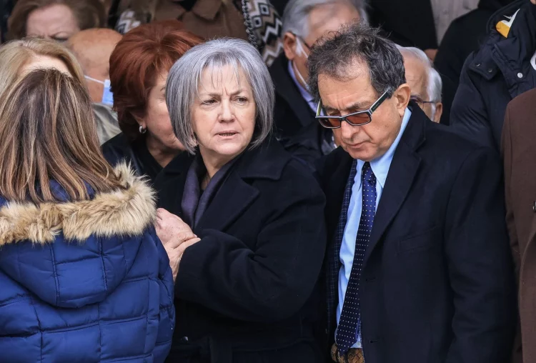 Η μητέρα του Βασίλη Καλογήρου δεν αποσυνέδεσε τα Τέμπη από τον θάνατο του γιου της