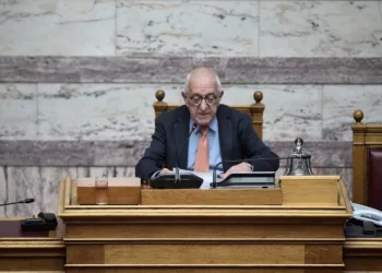 Έγκλημα Τέμπη: Αίτηση συγγενών θυμάτων στον Κακλαμάνη – «Ποια η πορεία των δικογραφιών;»