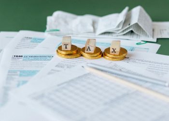 Φορολογικές δηλώσεις: Οι νέες αλλαγές, οι κλιμακωτές εκπτώσεις και οι προθεσμίες