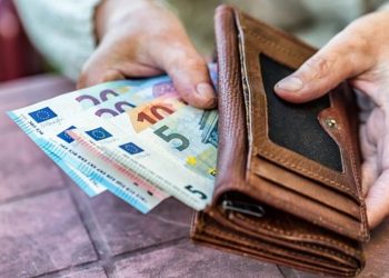 Αναδρομικά συνταξιούχων: Αναρμόδιο δηλώνει το Ανώτατο Ειδικό Δικαστήριο