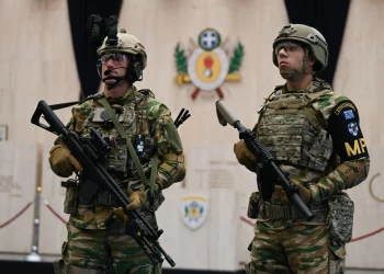 Αυτός είναι ο Έλληνας στρατιώτης του 21ου αιώνα – Ο Δένδιας παρουσίασε το πολυδάπανο πρόγραμμα «Σύγχρονος Μαχητής»