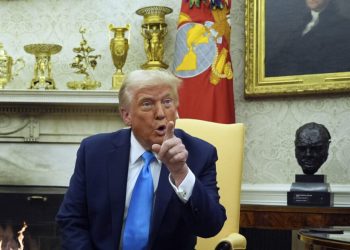 ΗΠΑ: Τακτική «Σοκ και δέος» από τον Τραμπ – Καταιγιστικοί ρυθμοί στα εκτελεστικά διατάγματα