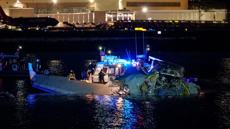 Τραγωδία στην Ουάσινγκτον: Νέο βίντεο από την σύγκρουση του αεροσκάφους της American Airlines με ελικόπτερο του αμερικανικού στρατού