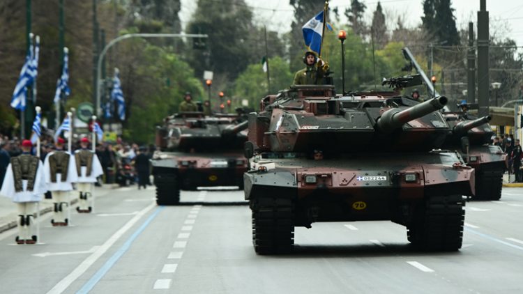 Φωτογραφίες από τη μεγάλη στρατιωτική παρέλαση για την 25η Μαρτίου