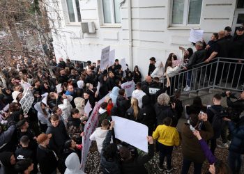 Βόρεια Μακεδονία: Βίντεο ντοκουμέντο από το φλεγόμενο κλαμπ – Επεισόδια σε συγκεντρώσεις