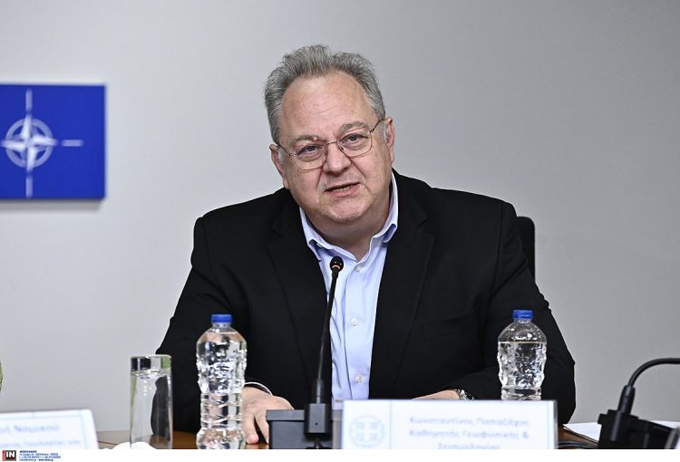 Παπαζάχος: «Άγνωστοι βανδάλισαν σεισμολογικό σταθμό στη Σαντορίνη»