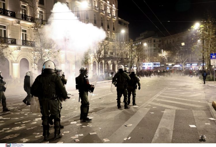 Επεισόδια στο κέντρο της Αθήνας: Ποινική δίωξη σε 11 συλληφθέντες