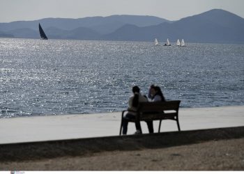 Καιρός: Με «20άρια» και λασποβροχές οι παρελάσεις της 25ης Μαρτίου
