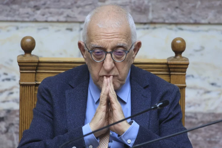 600.000 ευρώ δίνει ο Κακλαμάνης για τα παιδιά ενστόλων που χάθηκαν στο καθήκον