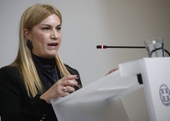 Κυβερνητική παραδοχή για τον συγγενή νέας υφυπουργού που είναι κατηγορούμενος στα Τέμπη