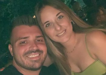 Ο Βόλος αποχαιρετά το νιόπαντρο ζευγάρι που σκοτώθηκε στην άσφαλτο