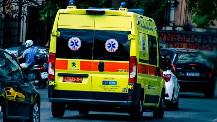 Σύγκρουση τριών αυτοκινήτων στη Θεσσαλονίκη – Τέσσερις τραυματίες ανάμεσά τους και ανήλικο