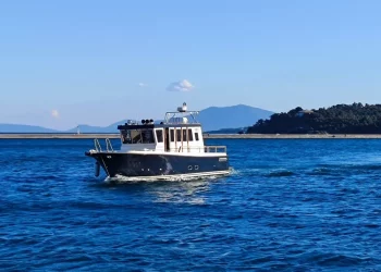 Αλόννησος: Επείγουσα διακομιδή 32χρονου με ιδιωτικό σκάφος στο Νοσοκομείο Βόλου