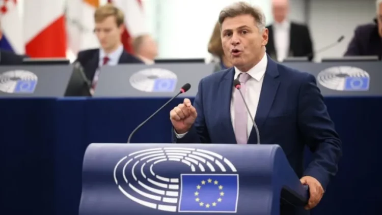 Κοινή εξωτερική πολιτική πριν τις συζητήσεις για ευρωπαϊκή άμυνα ζητά ο Φαραντούρης