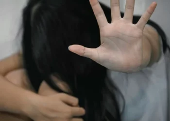 13χρονη κατήγγειλε ότι την βίασε ο θείος φίλης της