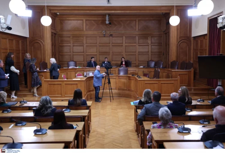 Κλήση Τριαντόπουλου αποφάσισε η προανακριτική –  Αποχώρησαν κόμματα της αντιπολίτευσης κατά την ψηφοφορία