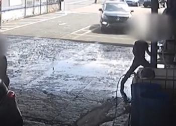 Σκωτία: Άνδρας προσπάθησε να σκοτώσει τον γιο του με το αυτοκίνητο επειδή τον κατηγόρησε ότι απατά τη μητέρα του