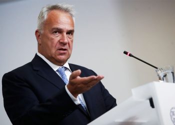 Ο Βορίδης κλείνει δομές που έχουν ήδη κλείσει – «Τραμπική» επικοινωνία για ακροδεξιό ακροατήριο