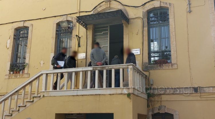 Χανιά: «Κάν’ το 5 να ‘μαστε μέσα…» – Οι διάλογοι «φωτιά» των επίορκων υγειονομικών υπαλλήλων