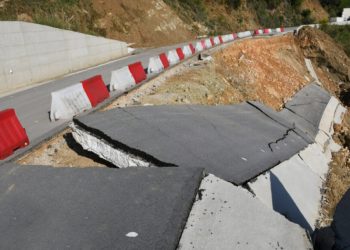 Λάρισα-Βόλος: Πριν δοθεί στην κυκλοφορία κατέρρευσε το έργο Αγοραστού για τον νέο παραλιακό δρόμο (Photos)