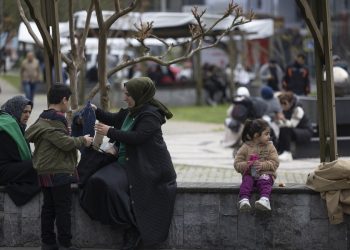 Σεισμός στην Κωνσταντινούπολη: Πάνω από 150 οι τραυματίες – Δεκάδες μετασεισμοί