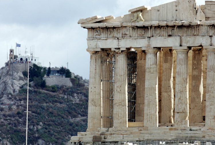 Reuters: «H Ελλάδα θα ξεχρεώσει το πρώτο μνημόνιο δέκα χρόνια νωρίτερα»